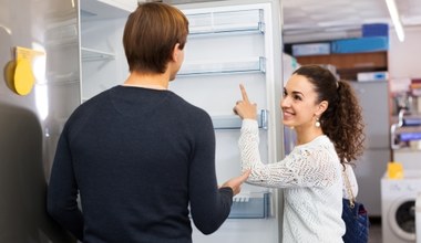 Planujesz zakup nowej lodówki? Zwróć uwagę na te szczegóły, by nie przepłacać