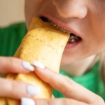 zdrowe zęby Plasterek sera dziennie - sprawdź, co dzieje się z Twoimi zębami!