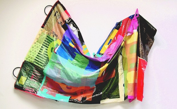 Plastik jest zbyt cenny na jednorazowe torebki