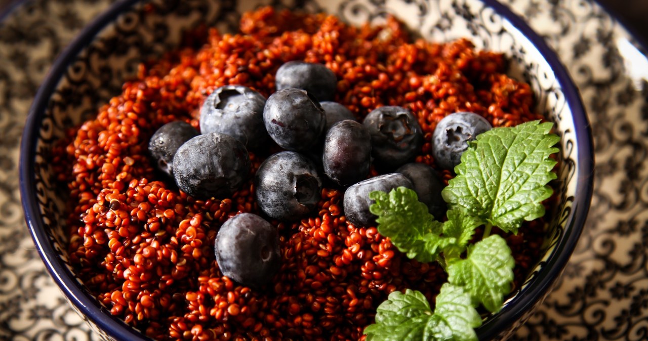 Płatki quinoa są mniej kaloryczne od płatków owsianych | Fot. 123RF/Picsel /123RF/PICSEL