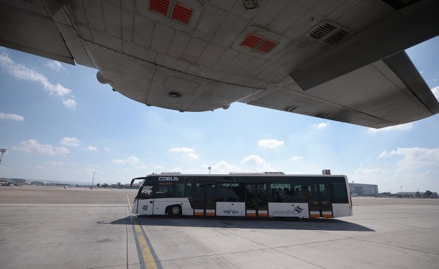 Płatna ewakuacja Polaków z Izraela? MSZ się tłumaczy