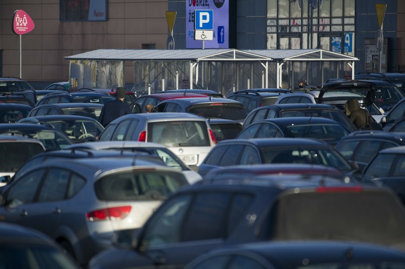 Płatne parkingi zmorą Polaków. Coraz częściej zawiadamiają UOKiK /Wojciech Strozyk/ /Reporter