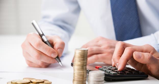 Płatnik składek jest zobowiązany terminowo opłacać należności składkowe do ZUS /&copy;123RF/PICSEL