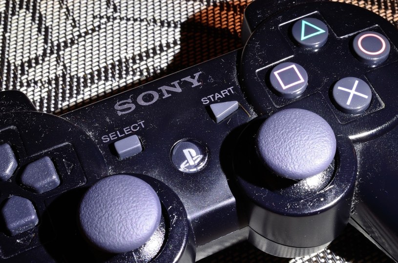 PlayStation 3 - nawet jeśli koniec produkcji w Japonii okazałby się prawdą, to konsola wcale nie przejdzie na emeryturę /123RF/PICSEL