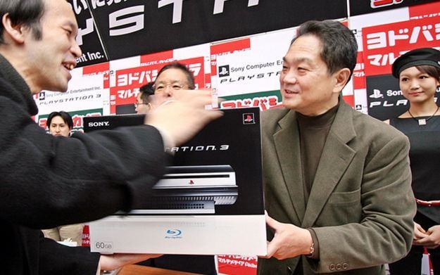 PlayStation 3 w dniu premiery była drogim urządzeniem. PlayStation 4 zmieni politykę cenową Sony? /AFP