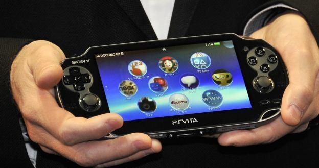 PlayStation Vita - pomimo naszpikowania technicznymi nowinkami - sprzedaje się słabo /AFP