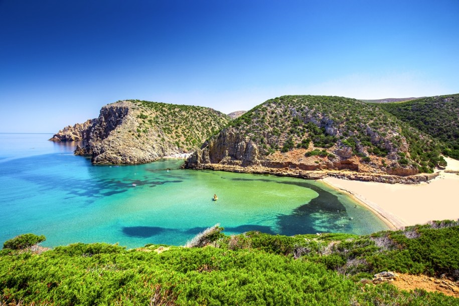 Plaża Cala Domestica na Sardynii /Shutterstock