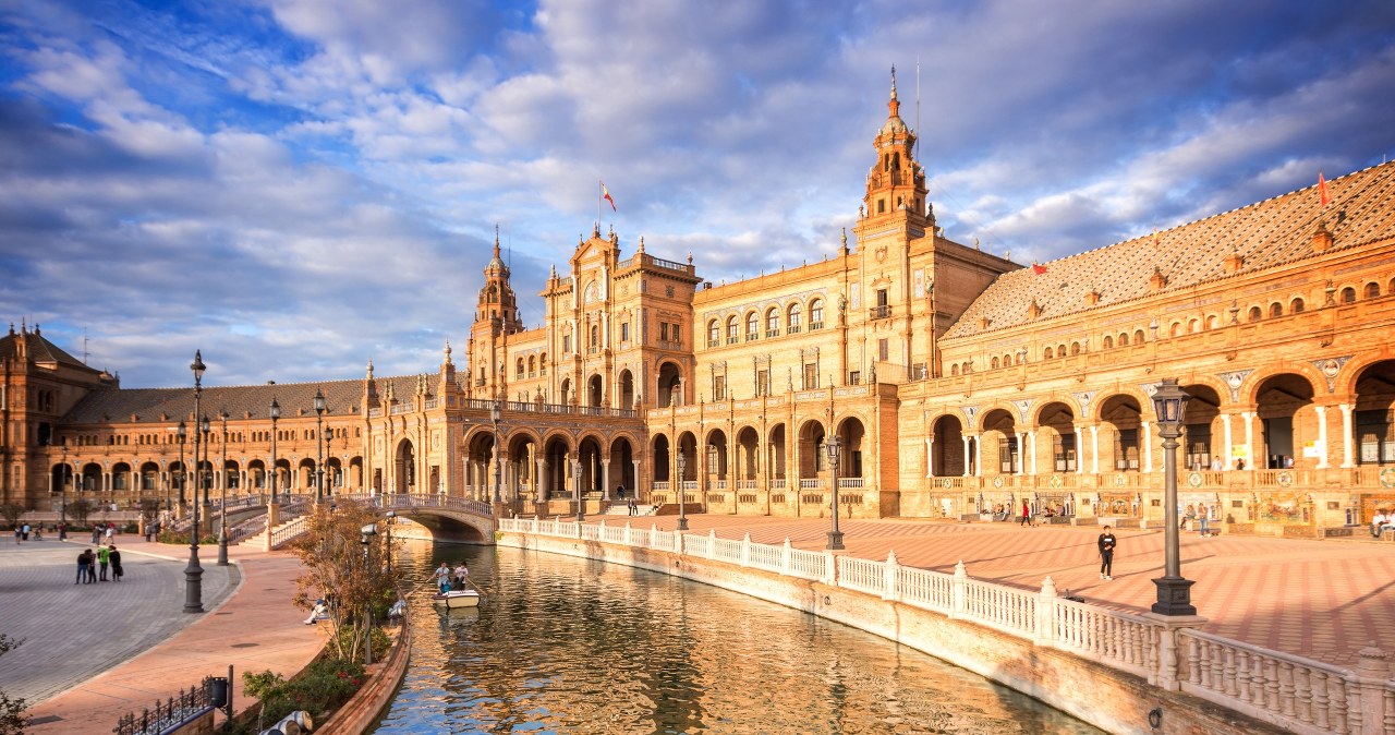 Plaza de Espana w Sewilli. /123RF/PICSEL