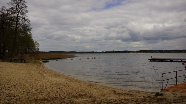 Granat na plaży niedaleko Giżycka