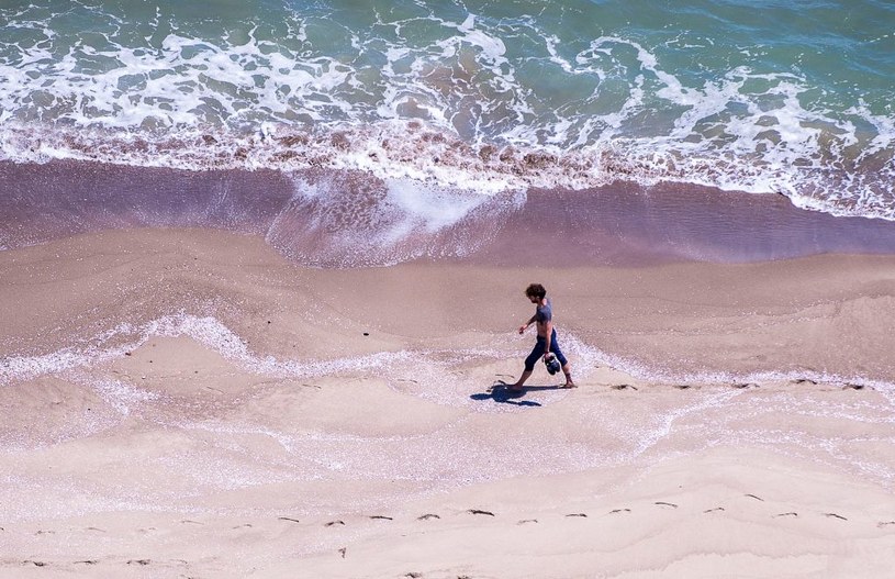 Plaża w Katanii na Sycylii /Fabrizio Villa /Getty Images