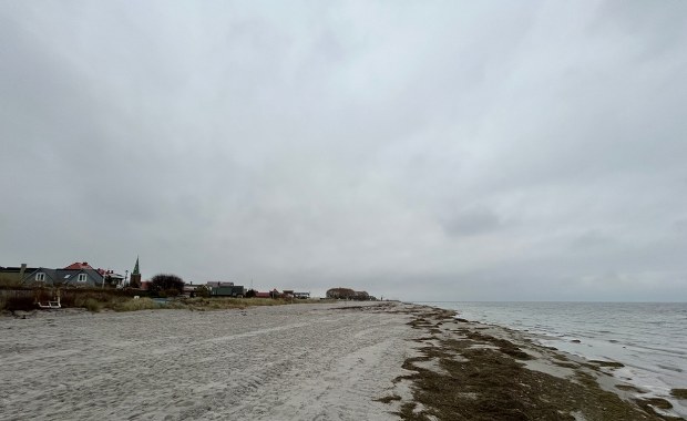 Plaża w Kuźnicy dwa razy szersza. Zakończono prace przy przystani