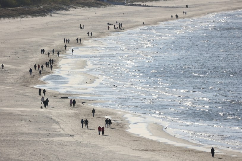 Plaża w Świnoujściu wiosną (maj 2021) /PIOTR JEDZURA/REPORTER /East News