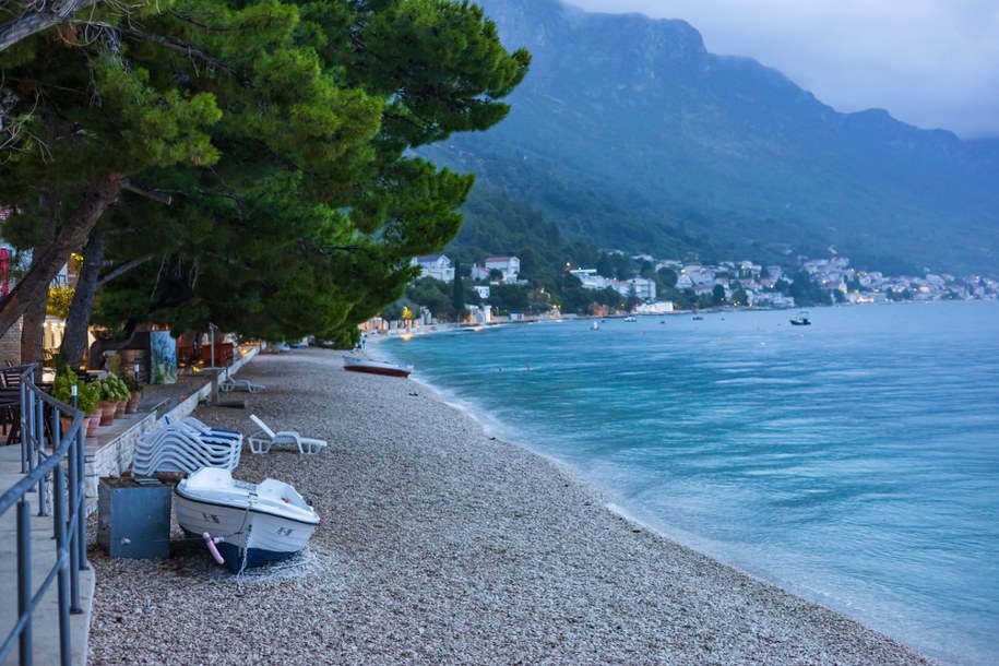 Plaża we wsi Podaca w Chorwacji na zdjęciu ilustracyjnym /Shutterstock