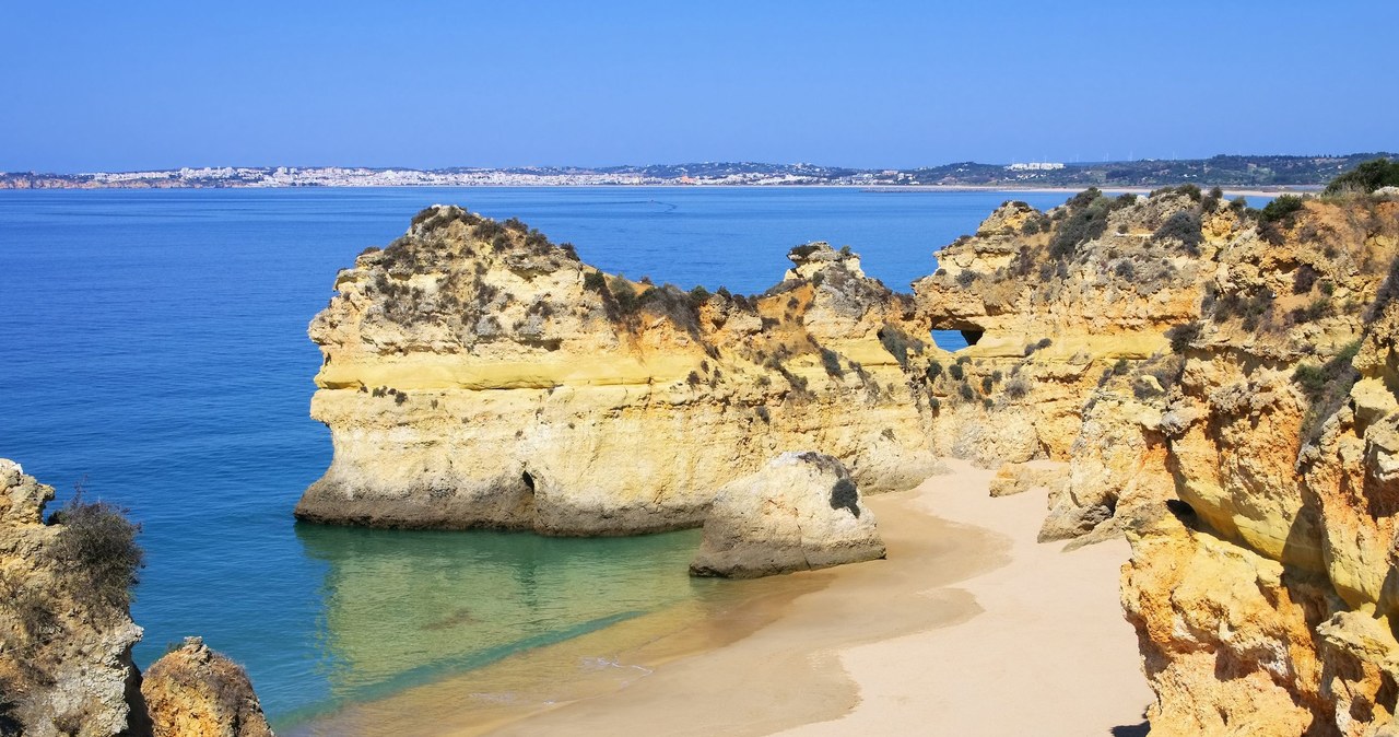 Plaże w Algarve na Południu Portugalii są wspaniałe. Nic dziwnego, że Polacy oszaleli na ich punkcie /123RF/PICSEL