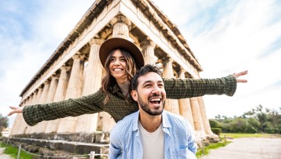 Plaże w Atenach, pizza w Palermo, a może termy w Budapeszcie? Najlepsze pomysły na jesienny wypad