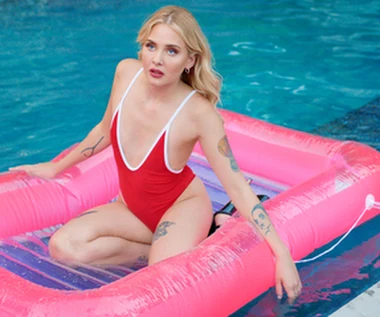 "Pleasure": Królowa XXX [RECENZJA]