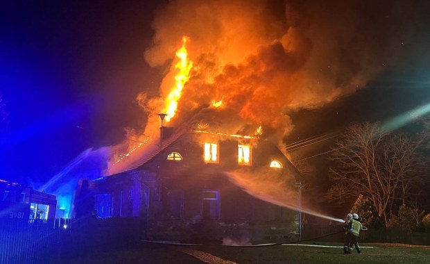 Plebania w płomieniach. Uratowano archiwum i przedmioty liturgiczne 