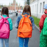 ​"Plecaki pełne radości". Seniorzy wspierają dzieci z Ukrainy