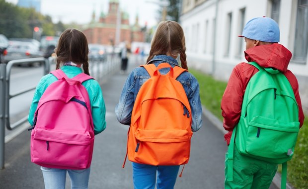 ​"Plecaki pełne radości". Seniorzy wspierają dzieci z Ukrainy