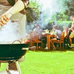 Plenerowy must-have taniej! Te produkty przydadzą się każdemu na grilla