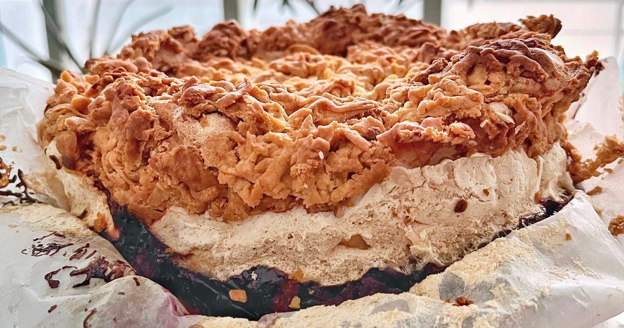 Pleśniak to kultowe ciasto lat 80-tych i 90-tych. W tamtym okresie był hitem domowych przyjęć /Wikimedia Commons /halo tu polsat