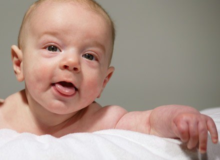 Pleśniawki i infekcje jamy ustnej to stosunkowo często spotykany problem u niemowląt /ThetaXstock