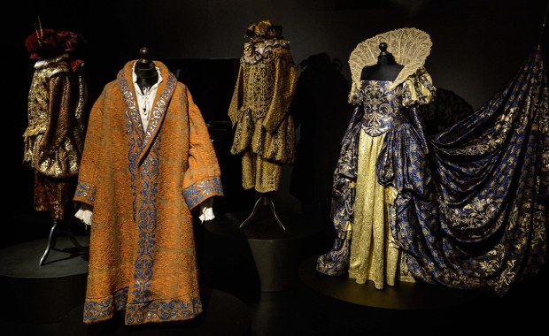 Płockie muzeum zaprasza na ciekawą wystawę. Podróż w historię teatru