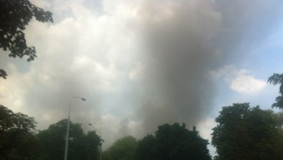 Płoną magazyny we Wrocławiu [WASZE ZDJĘCIA]