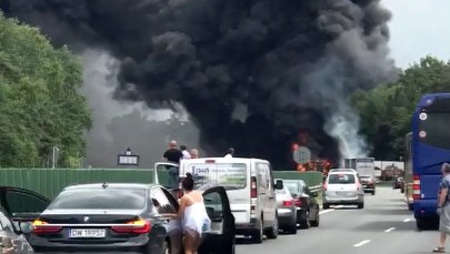 Płonący tir i potężny słup dymu nad A4. Zobaczcie film z Gorącej Linii RMF FM!