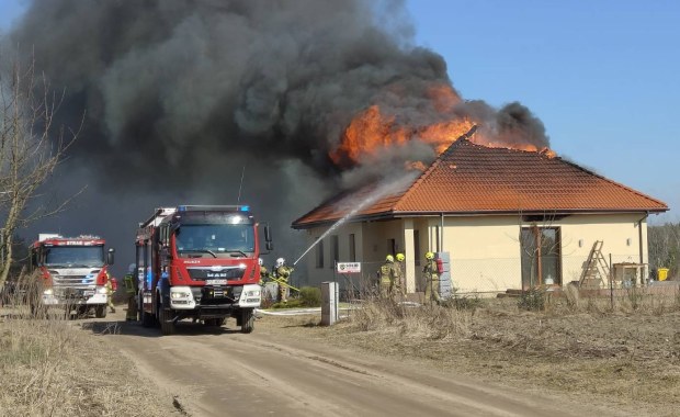 Płonęły domy, hala i urząd. Kilka groźnych pożarów w krótkim czasie