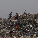Płonie góra śmieci w Indiach. 600 tys. ludzi narażonych na toksyczne opary