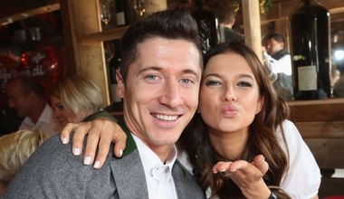 Plotki o kryzysie u Lewandowskich to dopiero początek. Córka przyłapała ich na wiele mówiącym geście