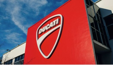 Plotki o sprzedaży Ducati przybierają na sile. "Oferta leży na stole"