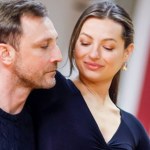 Plotkowano o jej relacjach z Nożyńskim i Karolakiem. Teraz łączą Skierską z innym gwiazdorem