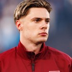 Nicola Zalewski Plotkują o rudowłosej piękności u boku Zalewskiego. Włosi mu nie odpuszczą