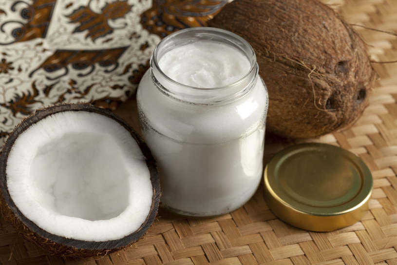Płukanka z oleju kokosowego zmniejszy ryzyko chorób dziąseł /123RF/PICSEL