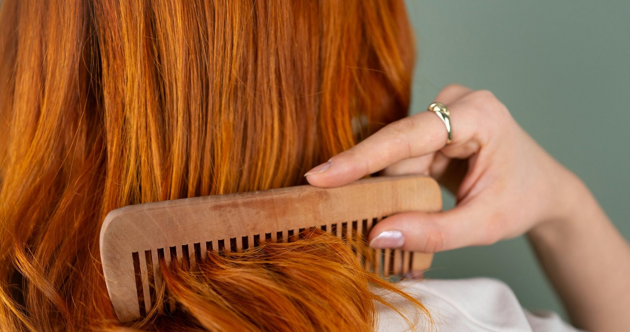 Płukanka z pokrzywy wzmocni włosy i przyspieszy ich wzrost /Beyzanur K. /pexels.com