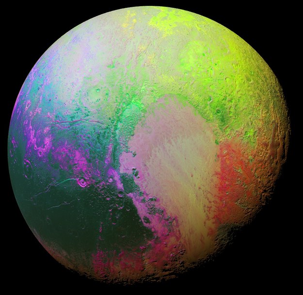 Pluton w kolorach, które pokazują różnice form na jego powierzchni /NASA/JHUAPL/SWRI /materiały prasowe