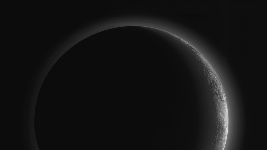 Pluton widziany przez sondę New Horizons pod Słońce /NASA/JHUAPL/SWRI /materiały prasowe