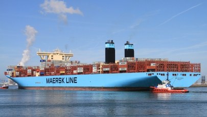 Płynący do Gdańska statek zgubił 46 kontenerów. Na plaży odnaleziono... lodówki