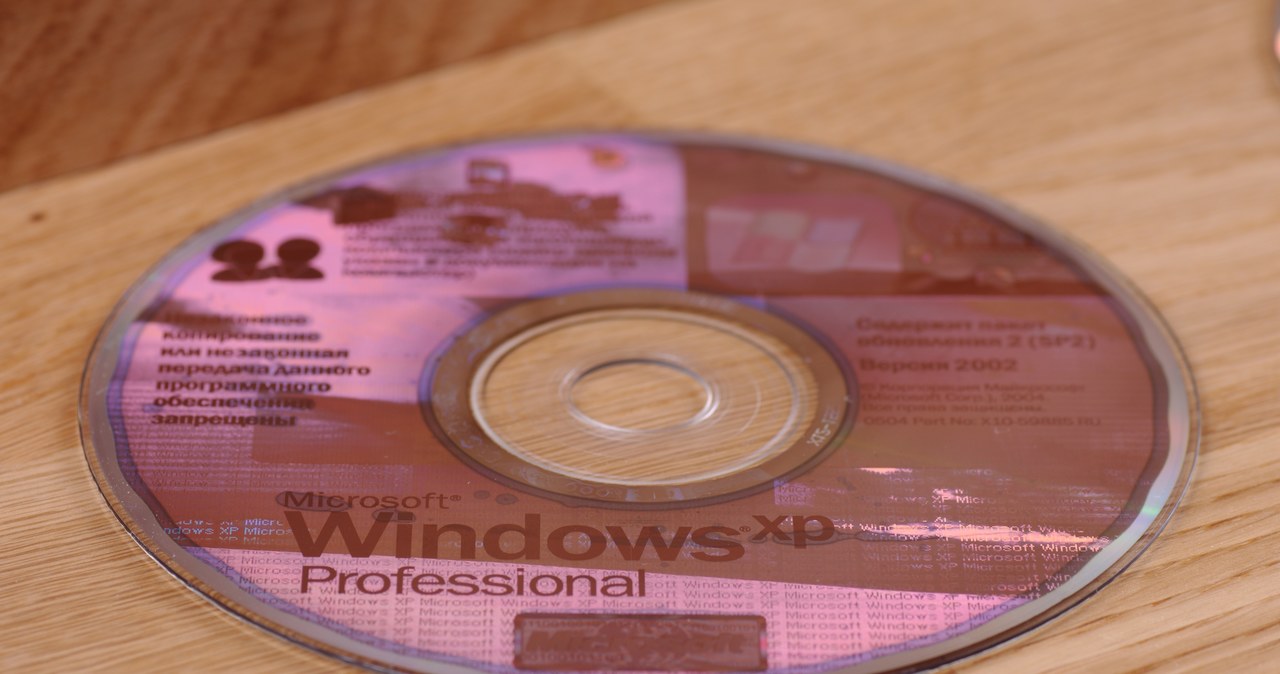 Płyta z systemem Windows XP /123RF/PICSEL