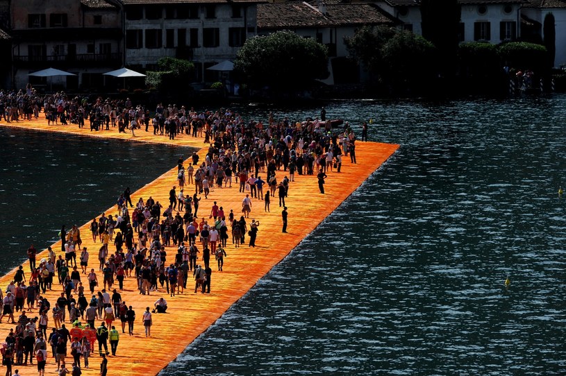 Pływające molo we Włoszech /Pier Marco Tacca / Anadolu Agency /East News