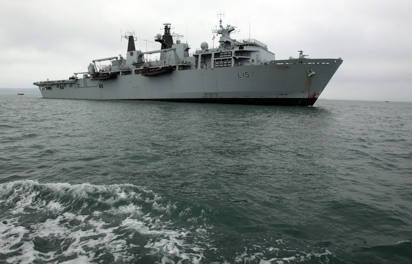 PMW chce również wprowadzić do służby nowy okręt wsparcia, podobny do brytyjskiego HMS Bulwark /Getty Images/Flash Press Media