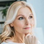 Po 50-tce wyrzuć te produkty z kosmetyczki. Będziesz wyglądać znacznie młodziej