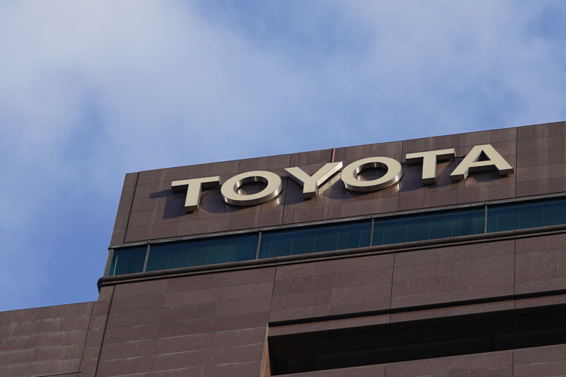 Po ataku hakerskim Toyota musiała wstrzymać produkcję /Getty Images
