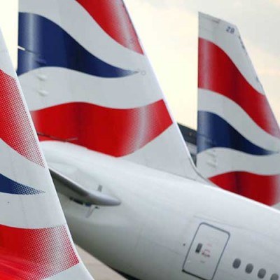 Po blisko roku negocjacji spółki British Airways i hiszpańska Iberia porozumiały się ws. połączenia /AFP