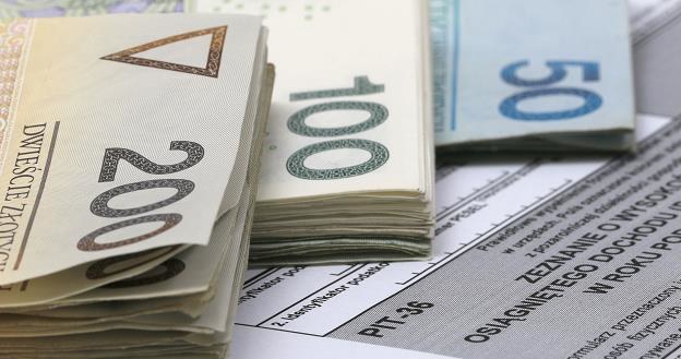PO chce podniesienia kwoty wolnej od podatku do 8 tys. złotych /&copy;123RF/PICSEL