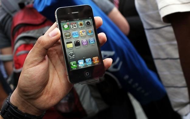 Po co komu iPhone? Do grania oczywiście! /AFP