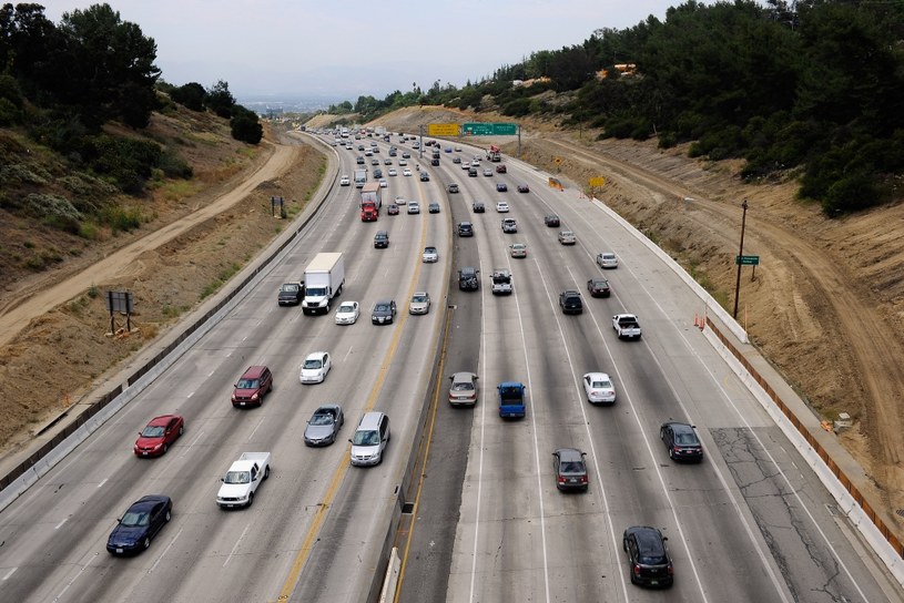 Po drogach USA można jeździć coraz szybciej /Getty Images