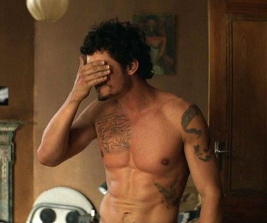 Po dwuletnim rozbracie z kinowym aktorstwem, Bloom powrócił na ekrany w 2009 roku rolą w jednym z segmentów nowelowego filmu "Zakochany Nowy Jork". Potem pojawił się jeszcze w obrazie "Main Street" na podstawie sztuki Hortona Foote'a ("Myszy i ludzie", "Zabić drozda"), gdzie wcielił się w policjanta z małego miasteczka. Jasne jest jednak, że nie w głowie mu już role w superprodukcjach; woli doskonalić aktorskie rzemiosło, niż liczyć na kolejne tytuły przyznawane przez nastolatków.

W filmie "Zulu" (na zdjęciu) widzowie mogli zobaczyć Blooma kompletnie nagiego. Gwiazdor przyznał, że spędził na planie filmu Jérôme'a Salle'a tydzień w samej skarpetce, która służyć miała za listek figowy.